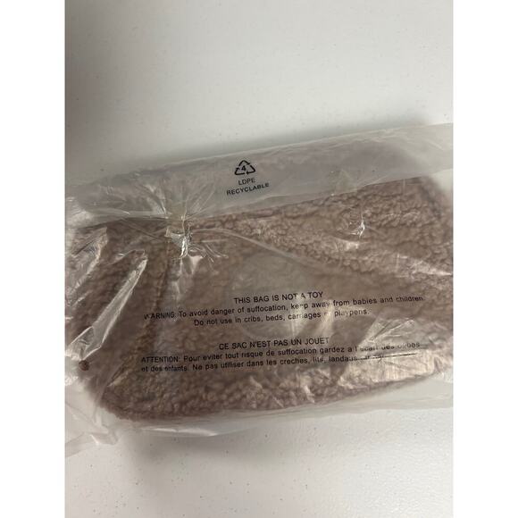 NEW Cross Body Bag Victoria Secret Teddy Fur Plush Taupe - Picture 9 of 9